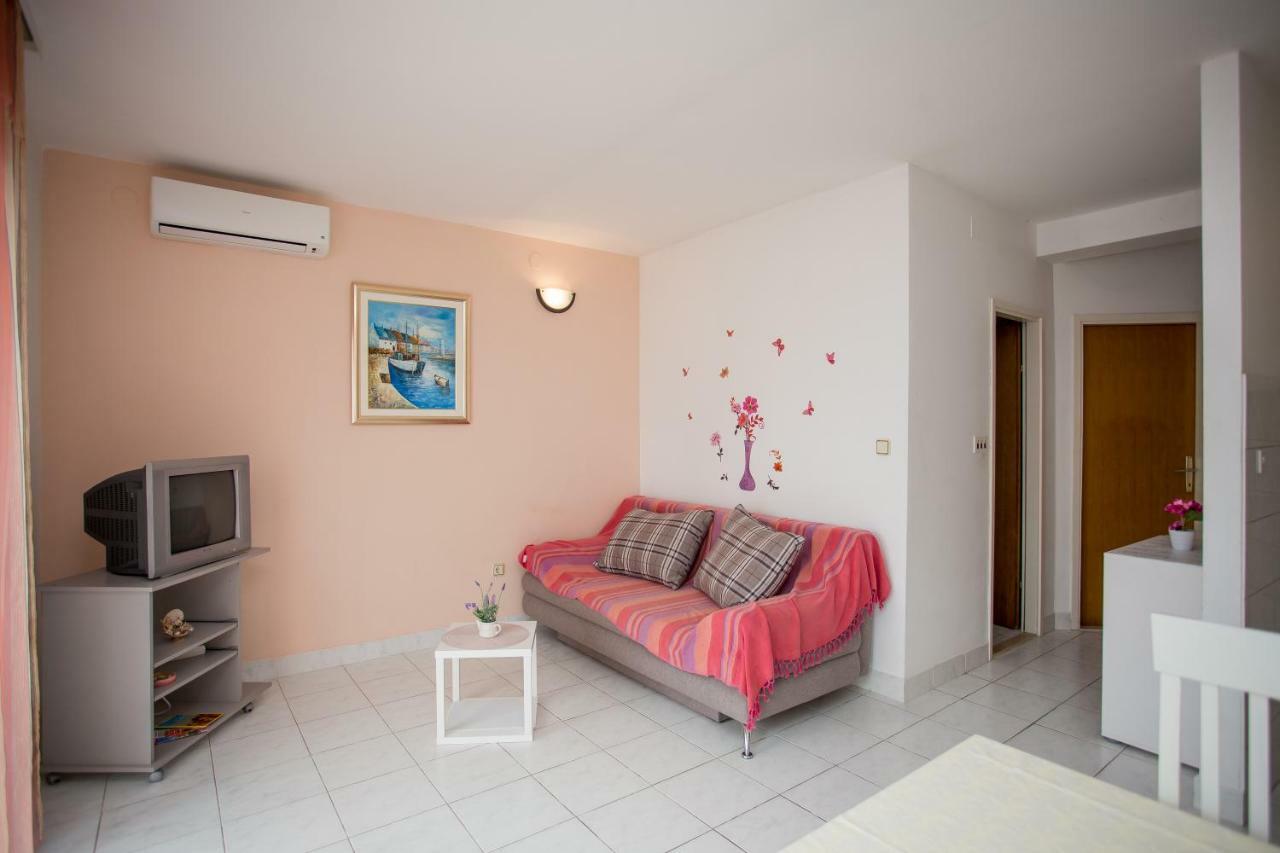Apartments Gloria Primošten Εξωτερικό φωτογραφία