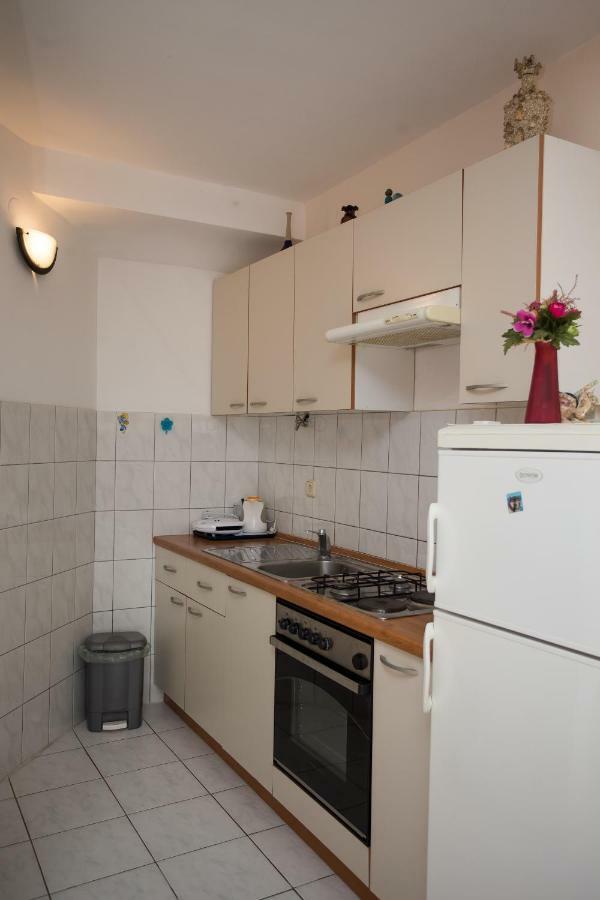 Apartments Gloria Primošten Εξωτερικό φωτογραφία