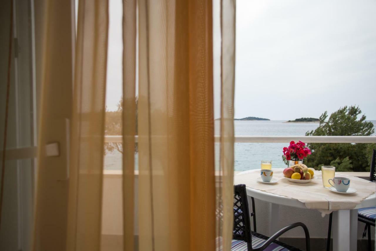 Apartments Gloria Primošten Εξωτερικό φωτογραφία