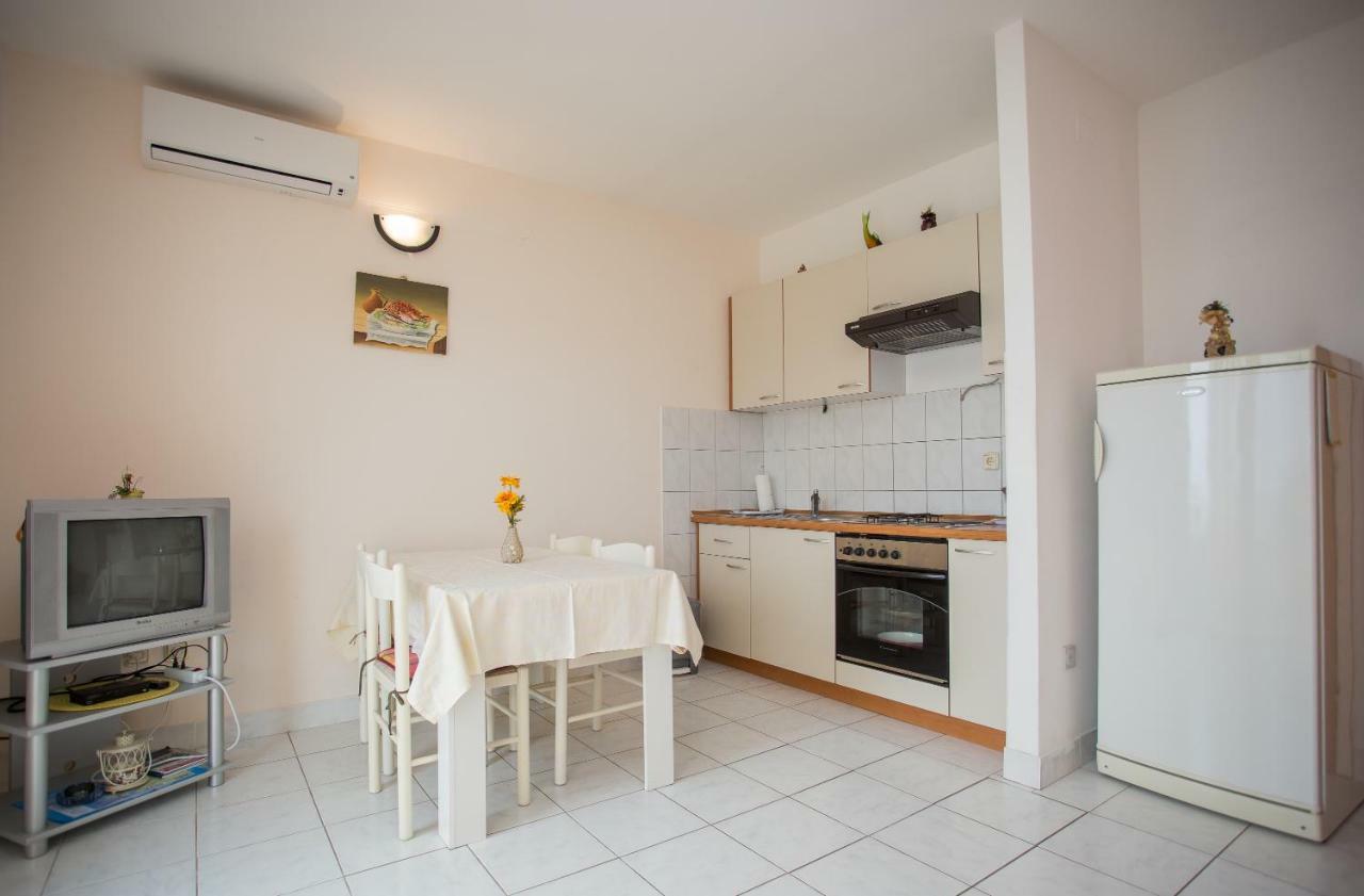 Apartments Gloria Primošten Εξωτερικό φωτογραφία