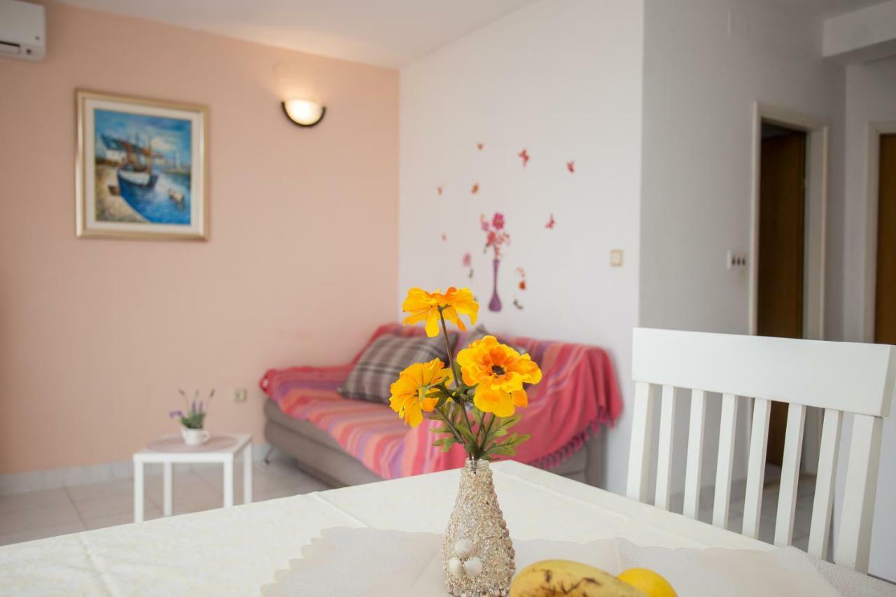 Apartments Gloria Primošten Εξωτερικό φωτογραφία