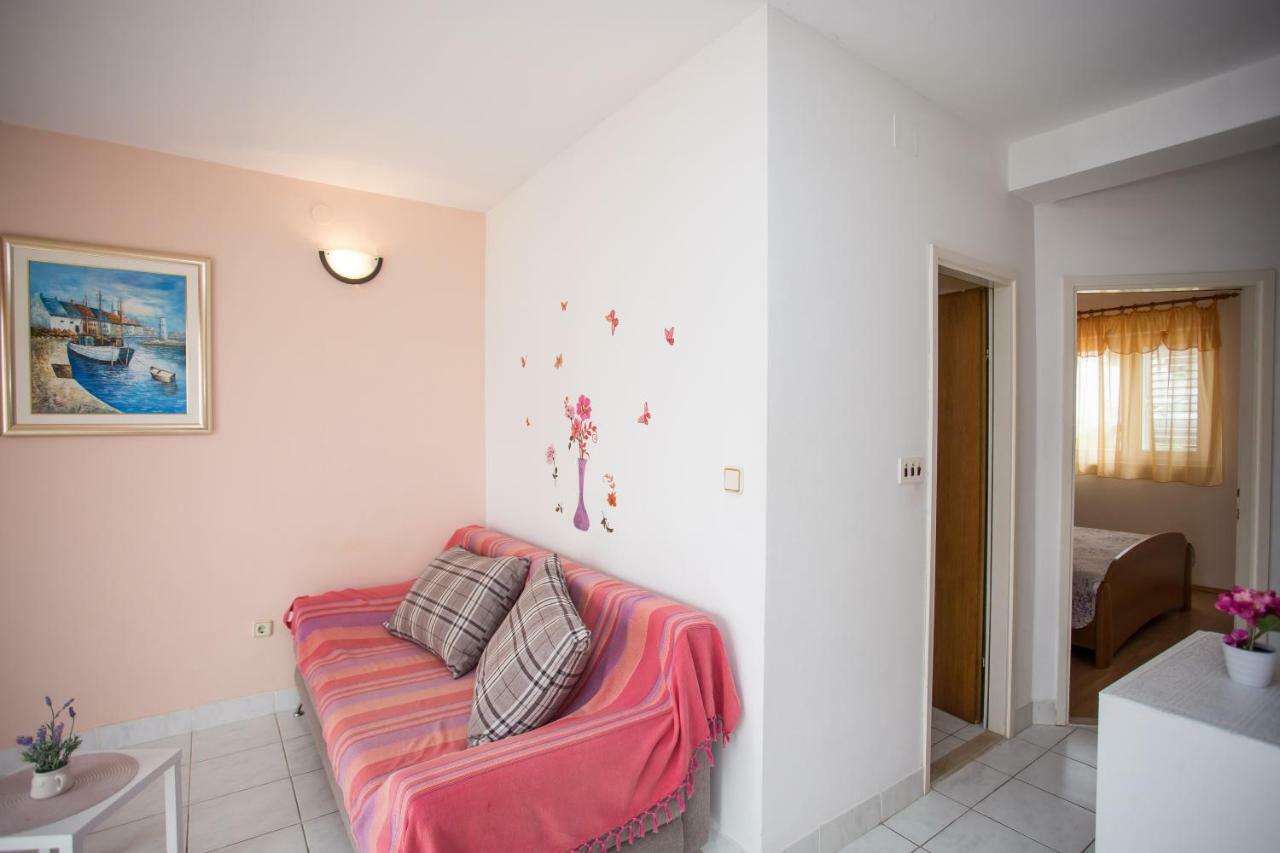 Apartments Gloria Primošten Εξωτερικό φωτογραφία