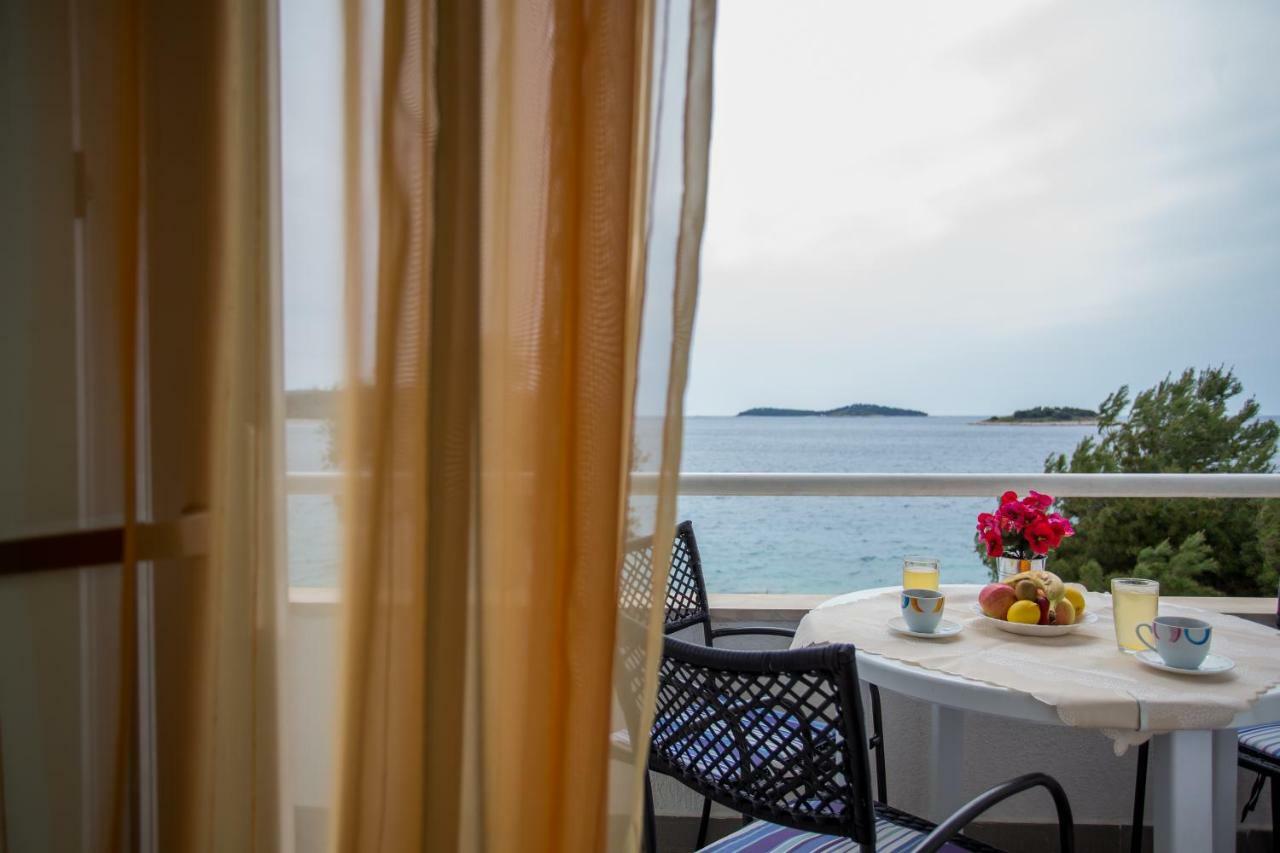 Apartments Gloria Primošten Εξωτερικό φωτογραφία