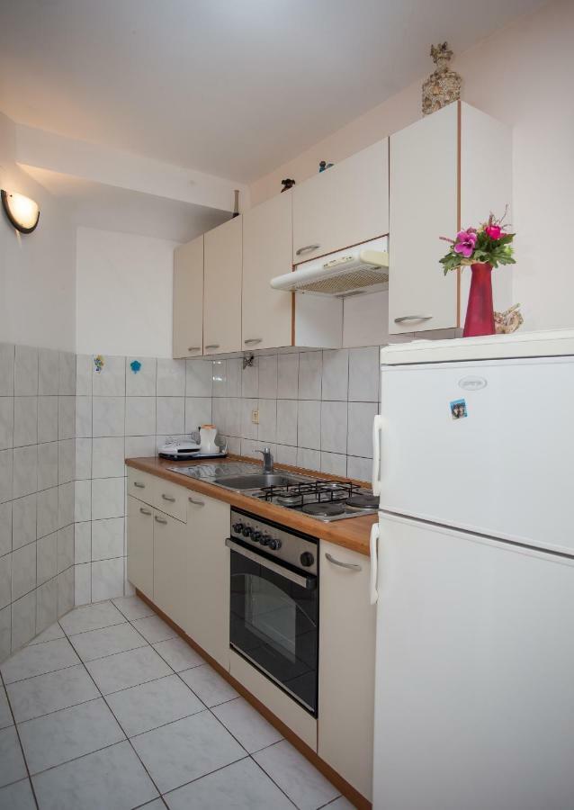 Apartments Gloria Primošten Εξωτερικό φωτογραφία